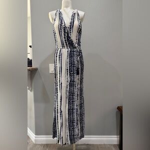 Knox Rose Dark Blue and White Patterned Maxi Dress. Size small.